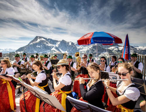 Stand concert at 1,800 m